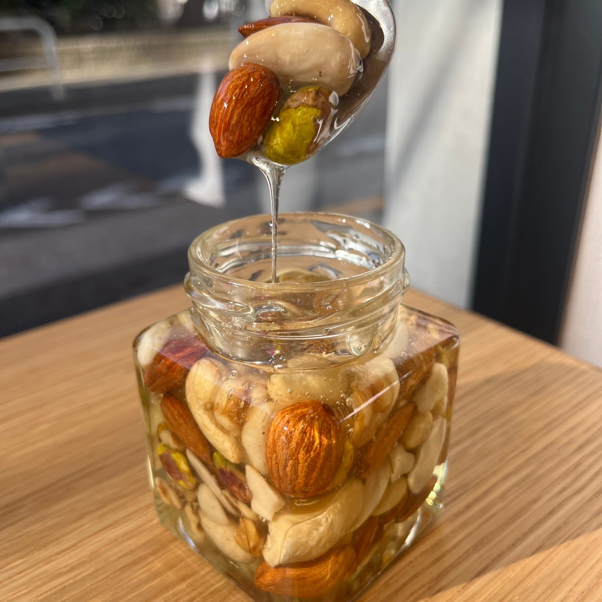 厳選ナッツ6種のはちみつ漬け – 生搾りナッツバター専門店KINOMINO